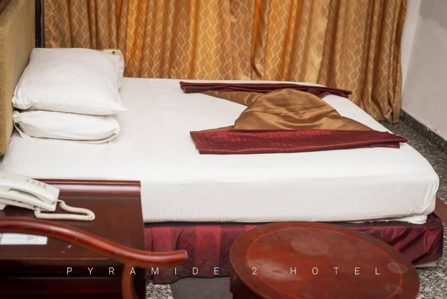 Hotel Pyramide II Kinszasa Zewnętrze zdjęcie